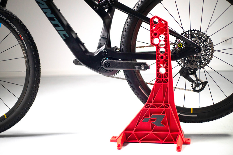 R24 adjustable bike stand